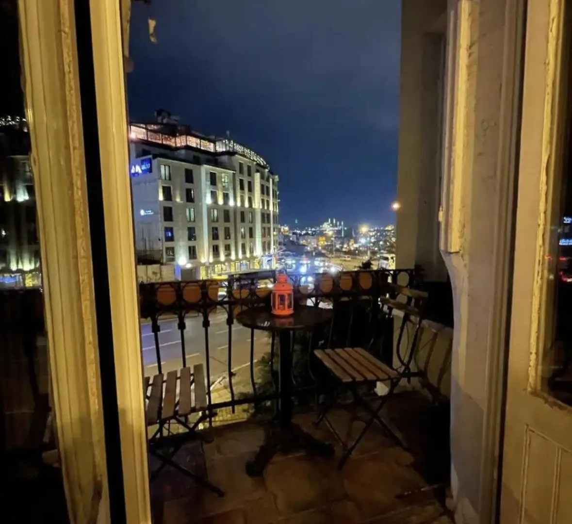 Galata Da Tarihi Daire Istanbul